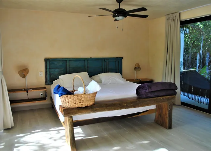 Sunset House 2*