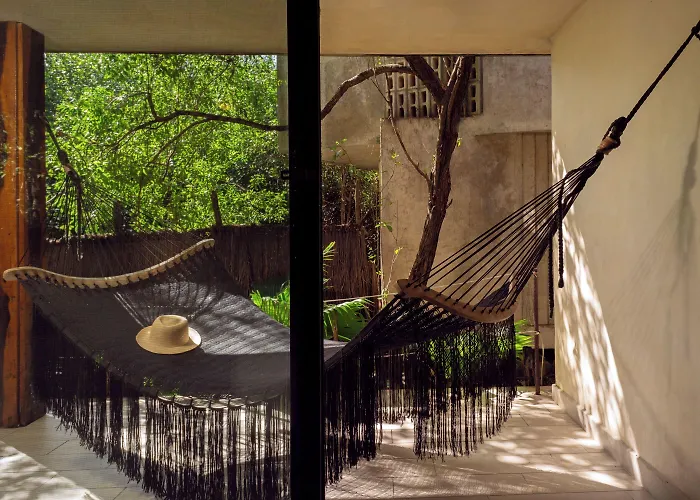 Sunset House 2*