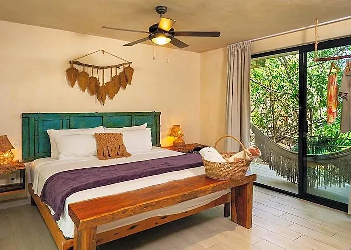 Hotel Sunset House